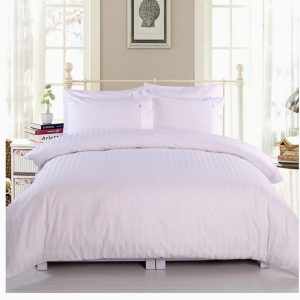 Queensize white duvet set